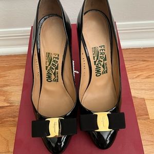 Salvatore Ferragamo Rilly Nero size 6